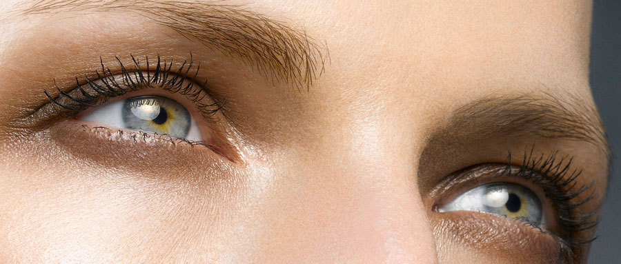 Closeup on a woman's beautifully made up eyes