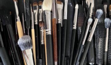 Comment bien nettoyer ses pinceaux de maquillage : le guide complet